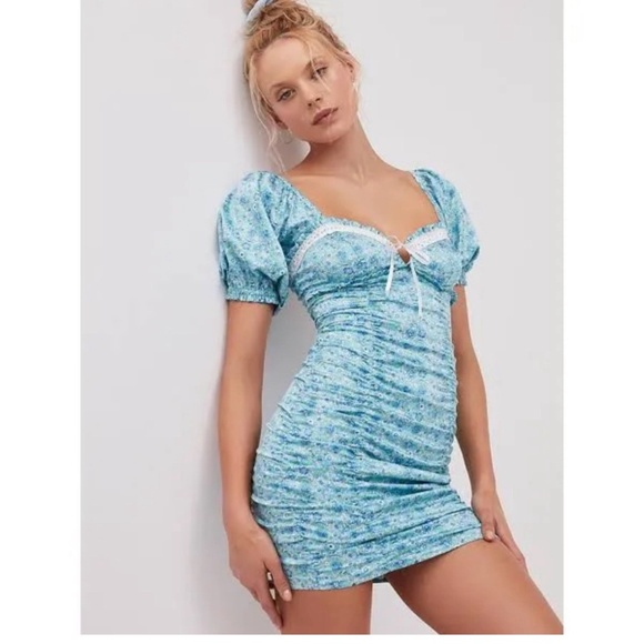 For Love And Lemons Dresses & Skirts - FOR LOVE & LEMONS ALANA BLUE FLORAL RUCHED MINI DRESS XXS!
